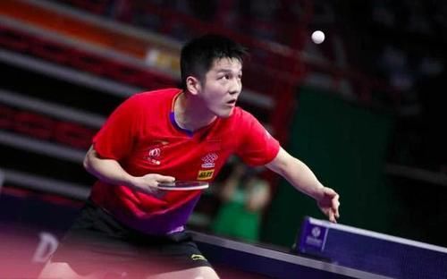 激烈拼抢 激烈拼抢